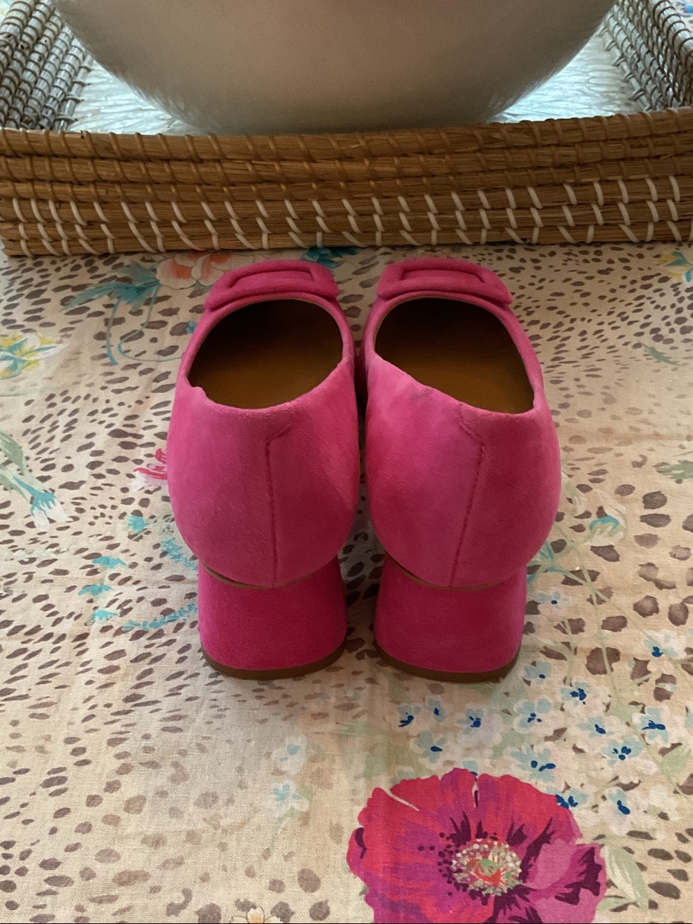 Talbots Pink Suede Block Heel Pumps with Covered Buckle - Picture 5 of 8